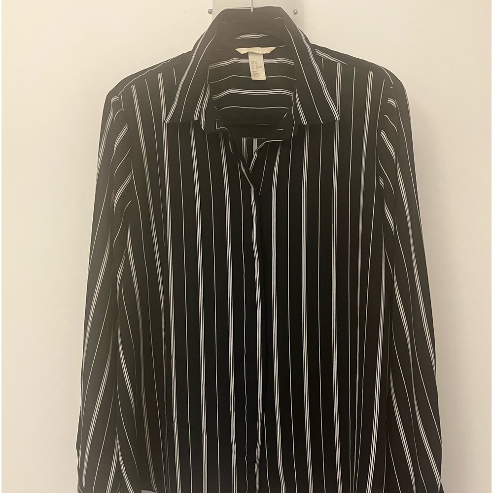 H&M blouse.In perfect condition